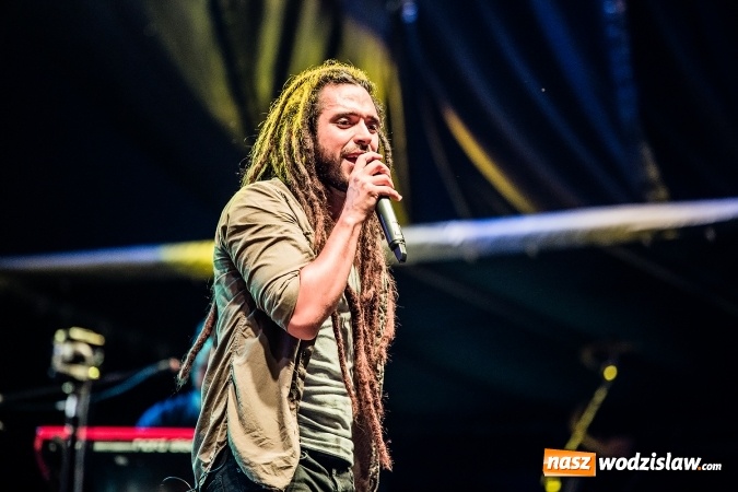 Zdjęcie w galerii na portalu naszwodzislaw.com: Festiwal Reggae 2016. Grubson porwał publiczność wiadomości z regionu