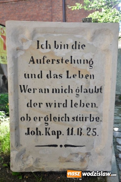 Zdjęcie w galerii na portalu naszwodzislaw.com: Wodzisław: Tajemnicze nagrobki wr&oacute;ciły z konserwacji wiadomości z regionu