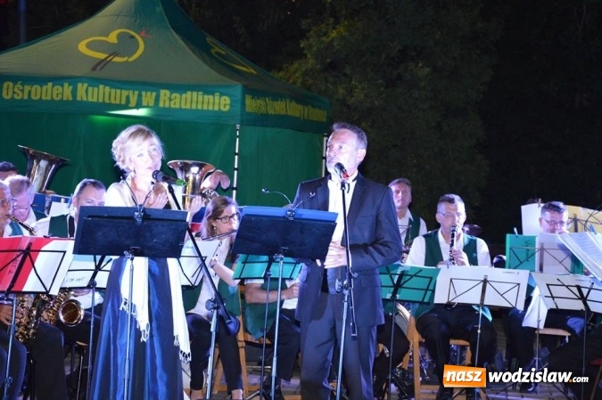 Zdjęcie w galerii na portalu naszwodzislaw.com: Operetka przy fontannie w Radlinie wiadomości z regionu