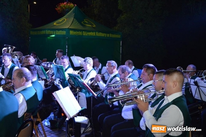 Zdjęcie w galerii na portalu naszwodzislaw.com: Operetka przy fontannie w Radlinie wiadomości z regionu