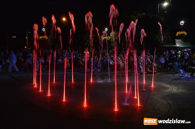 Zdjęcie w galerii na portalu naszwodzislaw.com: Operetka przy fontannie w Radlinie wiadomości z regionu