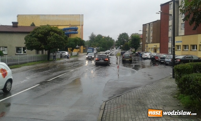 Zdjęcie w galerii na portalu naszwodzislaw.com: Nawałnica przeszła nad naszym regionem! Strażacy mają pełne ręce roboty. Występują utrudnienia w ruchu. FOTO i WIDEO wiadomości z regionu