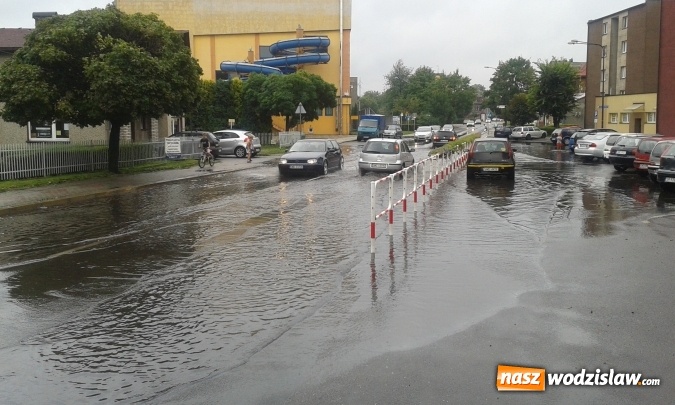 Zdjęcie w galerii na portalu naszwodzislaw.com: Nawałnica przeszła nad naszym regionem! Strażacy mają pełne ręce roboty. Występują utrudnienia w ruchu. FOTO i WIDEO wiadomości z regionu