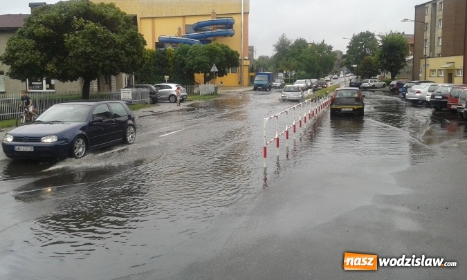 Zdjęcie w galerii na portalu naszwodzislaw.com: Nawałnica przeszła nad naszym regionem! Strażacy mają pełne ręce roboty. Występują utrudnienia w ruchu. FOTO i WIDEO wiadomości z regionu