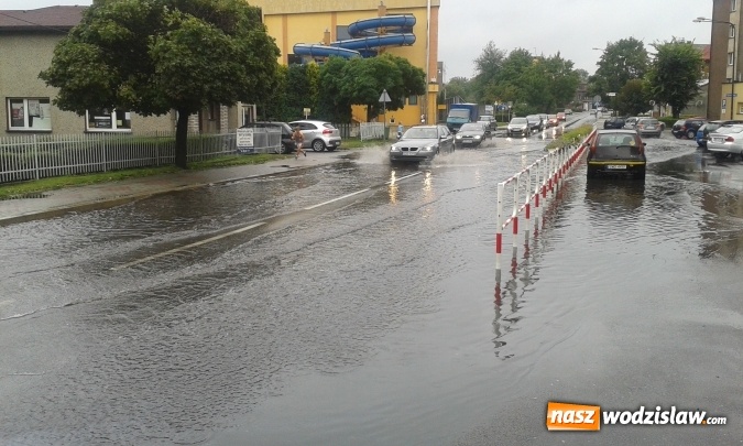 Zdjęcie w galerii na portalu naszwodzislaw.com: Nawałnica przeszła nad naszym regionem! Strażacy mają pełne ręce roboty. Występują utrudnienia w ruchu. FOTO i WIDEO wiadomości z regionu