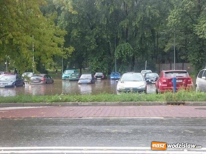 Zdjęcie w galerii na portalu naszwodzislaw.com: Nawałnica przeszła nad naszym regionem! Strażacy mają pełne ręce roboty. Występują utrudnienia w ruchu. FOTO i WIDEO wiadomości z regionu
