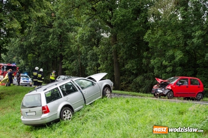 Zdjęcie w galerii na portalu naszwodzislaw.com: Kraksa na drodze Racibórz - Rybnik. W wypadku uczestniczył mieszkaniec powiatu wodzisławskiego wiadomości z regionu