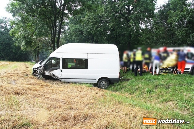 Zdjęcie w galerii na portalu naszwodzislaw.com: Kraksa na drodze Racibórz - Rybnik. W wypadku uczestniczył mieszkaniec powiatu wodzisławskiego wiadomości z regionu