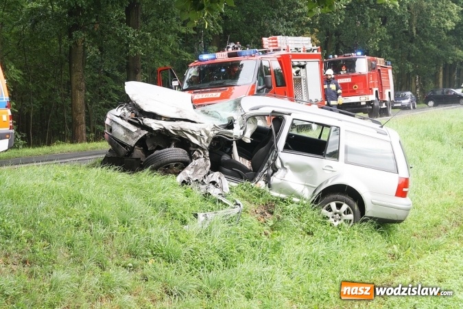 Zdjęcie w galerii na portalu naszwodzislaw.com: Kraksa na drodze Racibórz - Rybnik. W wypadku uczestniczył mieszkaniec powiatu wodzisławskiego wiadomości z regionu