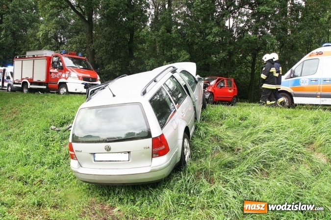 Zdjęcie w galerii na portalu naszwodzislaw.com: Kraksa na drodze Racibórz - Rybnik. W wypadku uczestniczył mieszkaniec powiatu wodzisławskiego wiadomości z regionu