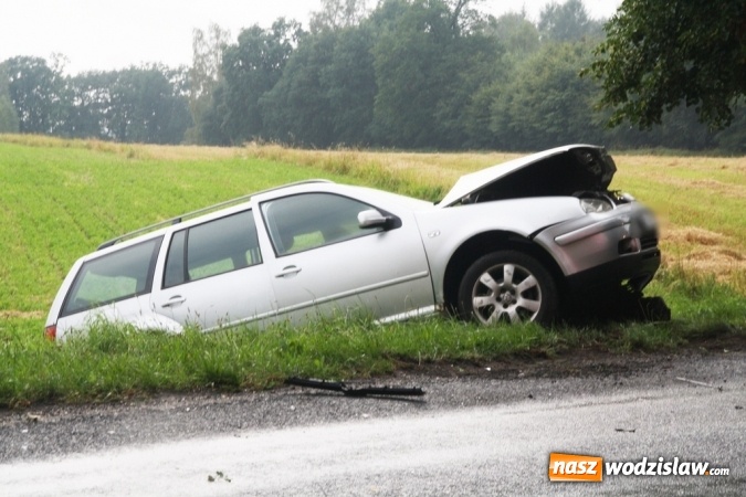 Zdjęcie w galerii na portalu naszwodzislaw.com: Kraksa na drodze Racibórz - Rybnik. W wypadku uczestniczył mieszkaniec powiatu wodzisławskiego wiadomości z regionu