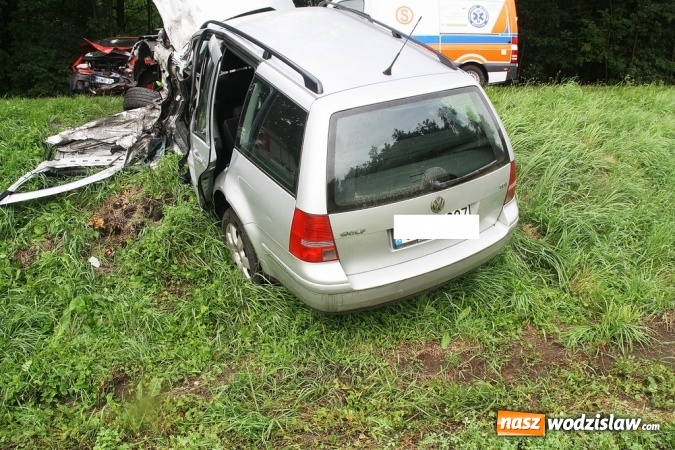 Zdjęcie w galerii na portalu naszwodzislaw.com: Kraksa na drodze Racibórz - Rybnik. W wypadku uczestniczył mieszkaniec powiatu wodzisławskiego wiadomości z regionu