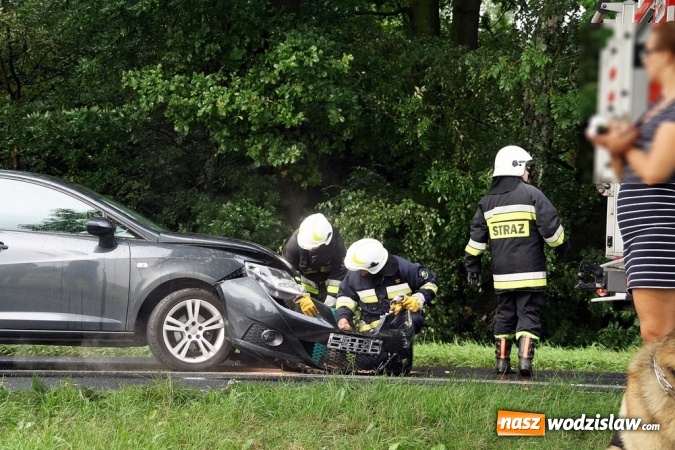 Zdjęcie w galerii na portalu naszwodzislaw.com: Kraksa na drodze Racibórz - Rybnik. W wypadku uczestniczył mieszkaniec powiatu wodzisławskiego wiadomości z regionu