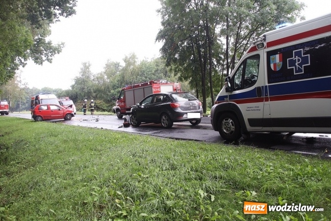 Zdjęcie w galerii na portalu naszwodzislaw.com: Kraksa na drodze Racibórz - Rybnik. W wypadku uczestniczył mieszkaniec powiatu wodzisławskiego wiadomości z regionu