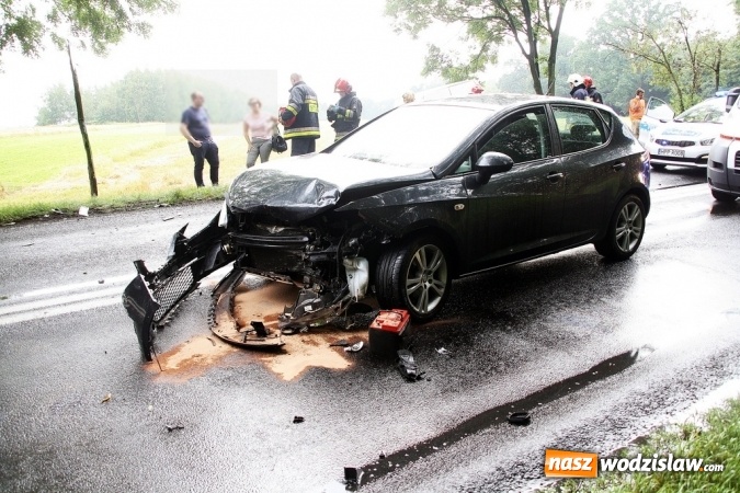 Zdjęcie w galerii na portalu naszwodzislaw.com: Kraksa na drodze Racibórz - Rybnik. W wypadku uczestniczył mieszkaniec powiatu wodzisławskiego wiadomości z regionu