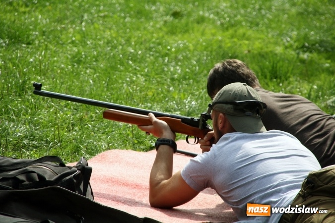 Zdjęcie w galerii na portalu naszwodzislaw.com: Oddali 10 strzał&oacute;w ku chwale Ojczyzny wiadomości z regionu