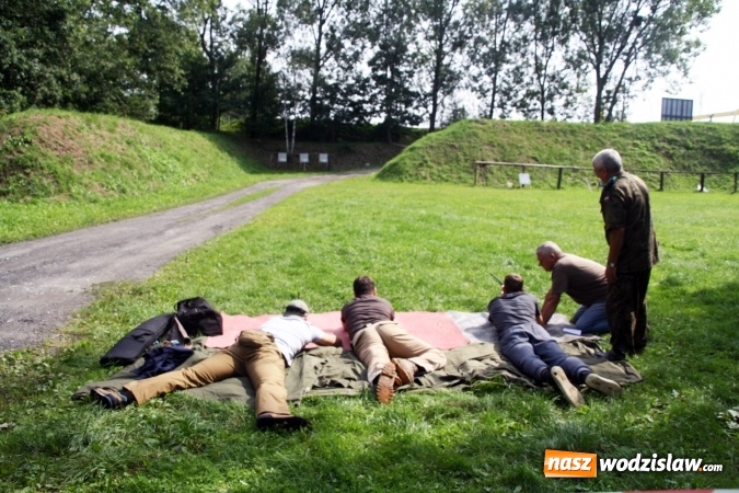 Zdjęcie w galerii na portalu naszwodzislaw.com: Oddali 10 strzał&oacute;w ku chwale Ojczyzny wiadomości z regionu