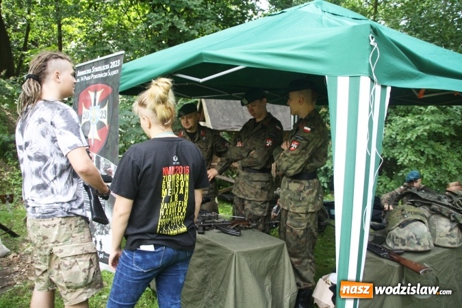 Zdjęcie w galerii na portalu naszwodzislaw.com: Oddali 10 strzał&oacute;w ku chwale Ojczyzny wiadomości z regionu