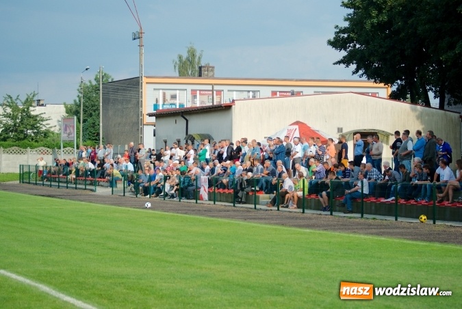 Zdjęcie w galerii na portalu naszwodzislaw.com: Udana inauguracja Syryni. Samobój kapitana pogrzebał szanse Tworkowa wiadomości z regionu