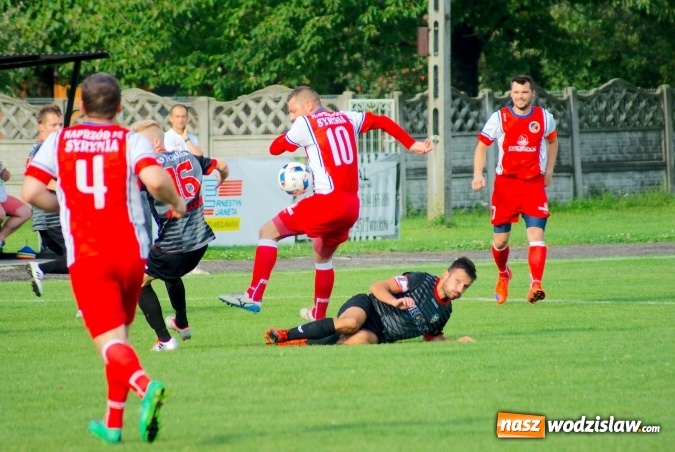 Zdjęcie w galerii na portalu naszwodzislaw.com: Udana inauguracja Syryni. Samobój kapitana pogrzebał szanse Tworkowa wiadomości z regionu