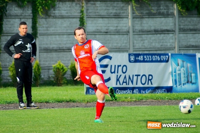 Zdjęcie w galerii na portalu naszwodzislaw.com: Udana inauguracja Syryni. Samobój kapitana pogrzebał szanse Tworkowa wiadomości z regionu