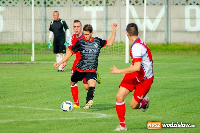 Zdjęcie w galerii na portalu naszwodzislaw.com: Udana inauguracja Syryni. Samobój kapitana pogrzebał szanse Tworkowa wiadomości z regionu