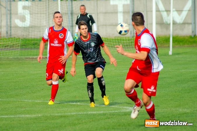 Zdjęcie w galerii na portalu naszwodzislaw.com: Udana inauguracja Syryni. Samobój kapitana pogrzebał szanse Tworkowa wiadomości z regionu