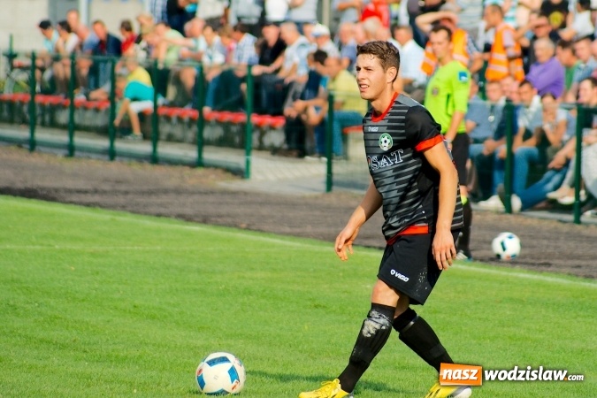 Zdjęcie w galerii na portalu naszwodzislaw.com: Udana inauguracja Syryni. Samobój kapitana pogrzebał szanse Tworkowa wiadomości z regionu