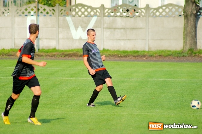 Zdjęcie w galerii na portalu naszwodzislaw.com: Udana inauguracja Syryni. Samobój kapitana pogrzebał szanse Tworkowa wiadomości z regionu