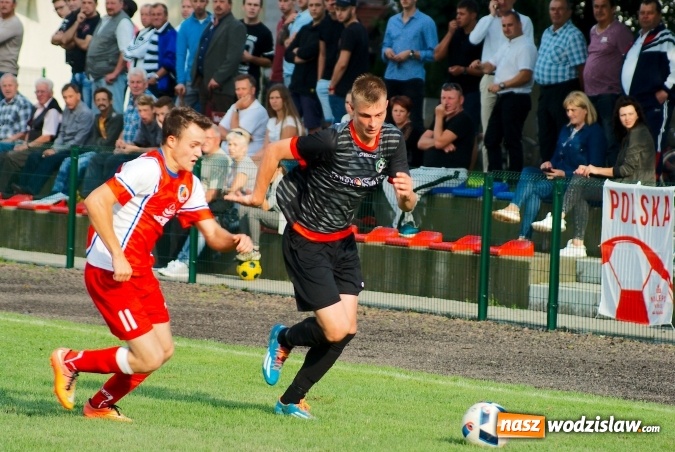 Zdjęcie w galerii na portalu naszwodzislaw.com: Udana inauguracja Syryni. Samobój kapitana pogrzebał szanse Tworkowa wiadomości z regionu