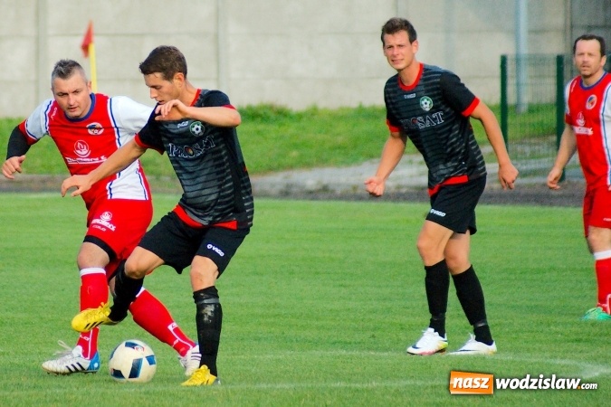 Zdjęcie w galerii na portalu naszwodzislaw.com: Udana inauguracja Syryni. Samobój kapitana pogrzebał szanse Tworkowa wiadomości z regionu