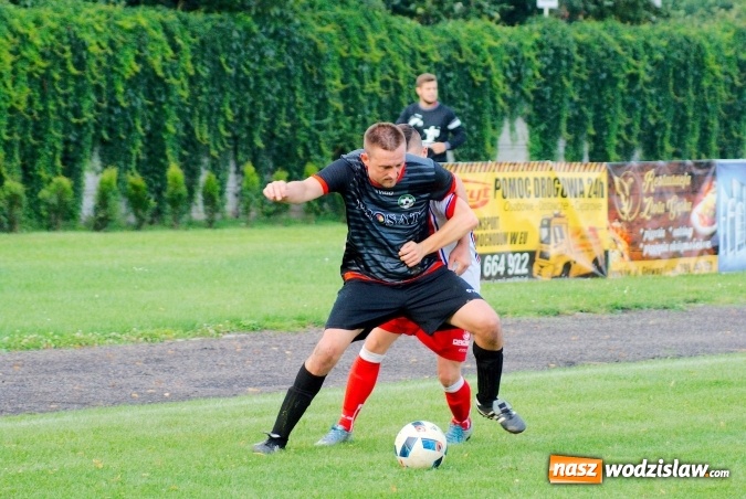 Zdjęcie w galerii na portalu naszwodzislaw.com: Udana inauguracja Syryni. Samobój kapitana pogrzebał szanse Tworkowa wiadomości z regionu