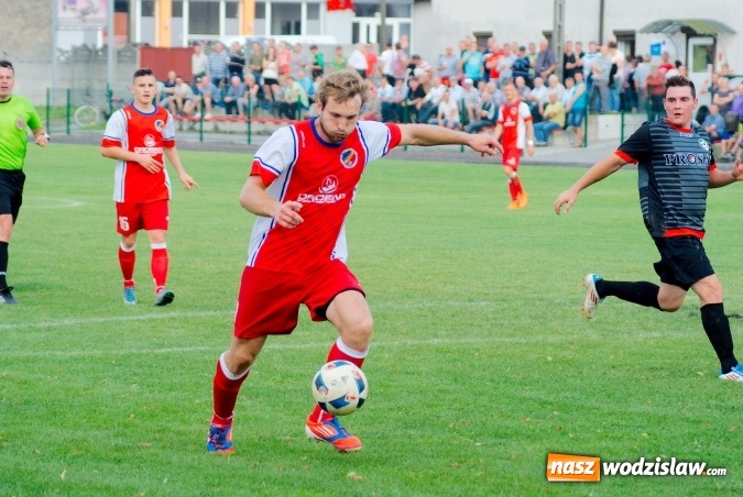 Zdjęcie w galerii na portalu naszwodzislaw.com: Udana inauguracja Syryni. Samobój kapitana pogrzebał szanse Tworkowa wiadomości z regionu