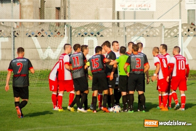 Zdjęcie w galerii na portalu naszwodzislaw.com: Udana inauguracja Syryni. Samobój kapitana pogrzebał szanse Tworkowa wiadomości z regionu