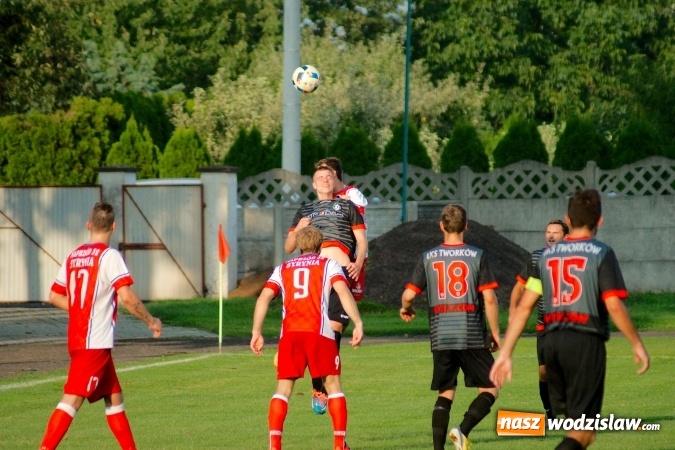 Zdjęcie w galerii na portalu naszwodzislaw.com: Udana inauguracja Syryni. Samobój kapitana pogrzebał szanse Tworkowa wiadomości z regionu