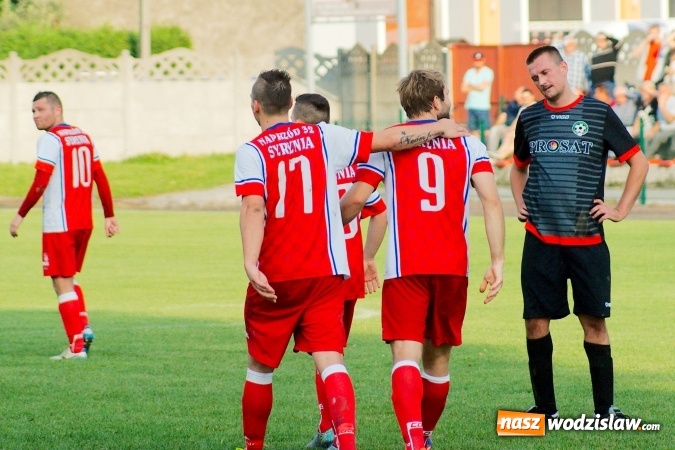 Zdjęcie w galerii na portalu naszwodzislaw.com: Udana inauguracja Syryni. Samobój kapitana pogrzebał szanse Tworkowa wiadomości z regionu