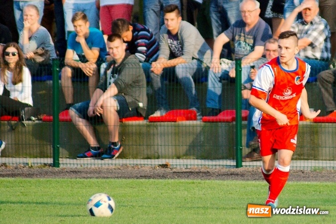 Zdjęcie w galerii na portalu naszwodzislaw.com: Udana inauguracja Syryni. Samobój kapitana pogrzebał szanse Tworkowa wiadomości z regionu