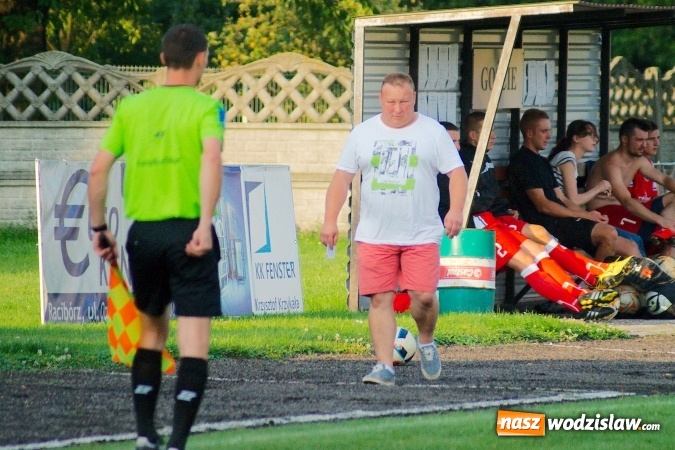 Zdjęcie w galerii na portalu naszwodzislaw.com: Udana inauguracja Syryni. Samobój kapitana pogrzebał szanse Tworkowa wiadomości z regionu