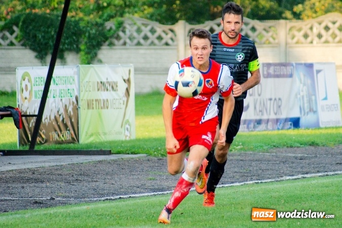 Zdjęcie w galerii na portalu naszwodzislaw.com: Udana inauguracja Syryni. Samobój kapitana pogrzebał szanse Tworkowa wiadomości z regionu