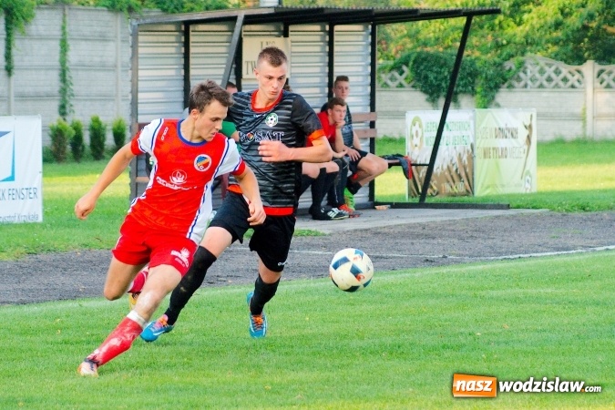 Zdjęcie w galerii na portalu naszwodzislaw.com: Udana inauguracja Syryni. Samobój kapitana pogrzebał szanse Tworkowa wiadomości z regionu