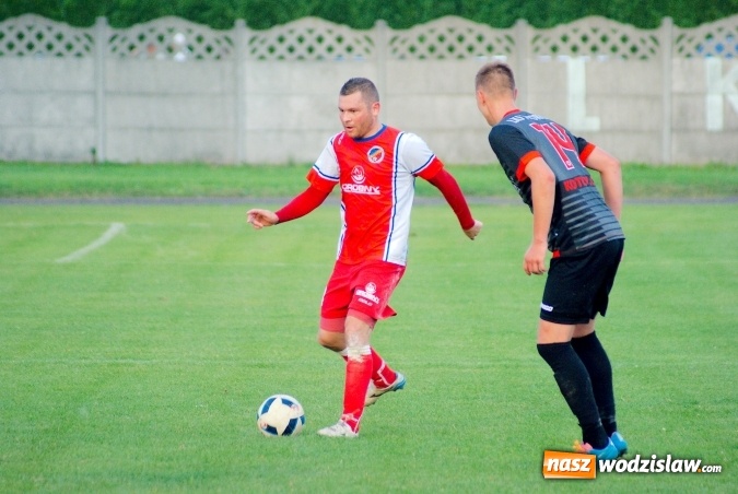 Zdjęcie w galerii na portalu naszwodzislaw.com: Udana inauguracja Syryni. Samobój kapitana pogrzebał szanse Tworkowa wiadomości z regionu