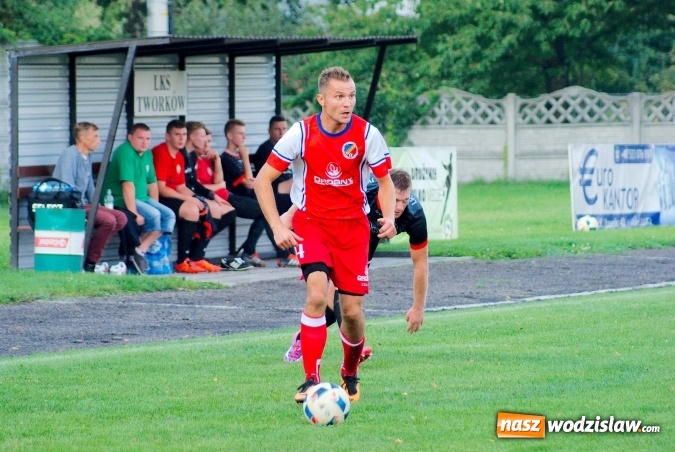 Zdjęcie w galerii na portalu naszwodzislaw.com: Udana inauguracja Syryni. Samobój kapitana pogrzebał szanse Tworkowa wiadomości z regionu