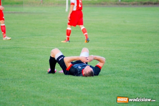 Zdjęcie w galerii na portalu naszwodzislaw.com: Udana inauguracja Syryni. Samobój kapitana pogrzebał szanse Tworkowa wiadomości z regionu