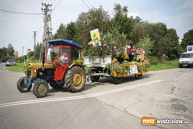 Zdjęcie w galerii na portalu naszwodzislaw.com: Maraton dożynkowy rozpoczęty. W Godowie dziękują za plony wiadomości z regionu