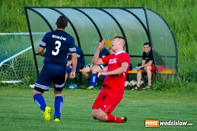 Zdjęcie w galerii na portalu naszwodzislaw.com: A klasa: Buk&oacute;w nie sprostał beniaminkowi z Kobyli wiadomości z regionu