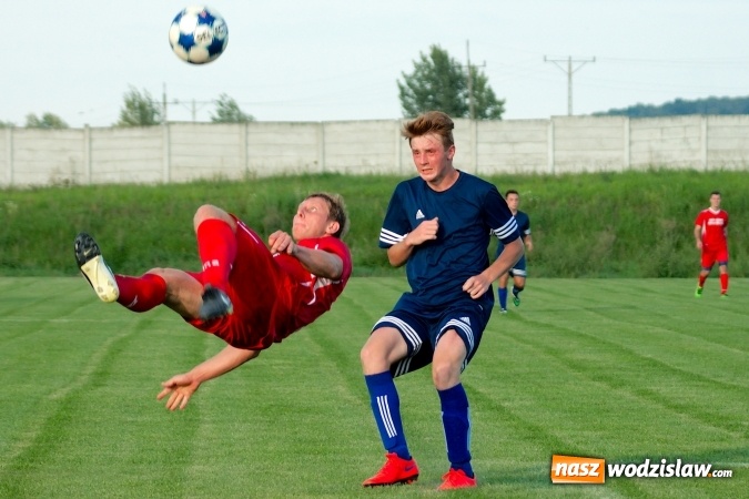 Zdjęcie w galerii na portalu naszwodzislaw.com: A klasa: Buk&oacute;w nie sprostał beniaminkowi z Kobyli wiadomości z regionu