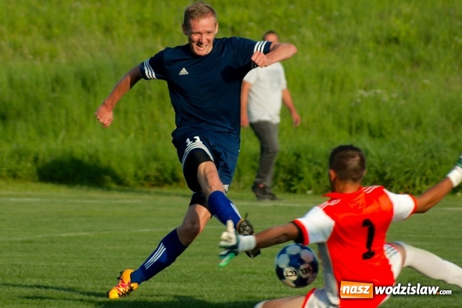 Zdjęcie w galerii na portalu naszwodzislaw.com: A klasa: Buk&oacute;w nie sprostał beniaminkowi z Kobyli wiadomości z regionu