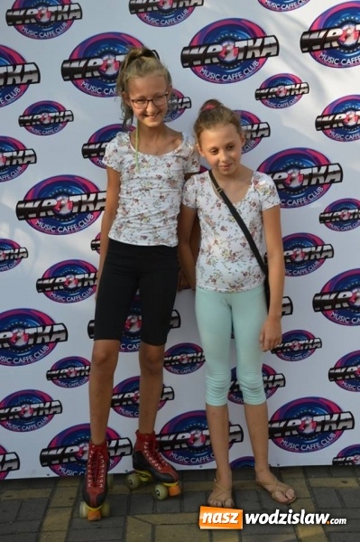 Zdjęcie w galerii na portalu naszwodzislaw.com: Zabawy przy fontannie z radlińskim MOK-iem wiadomości z regionu