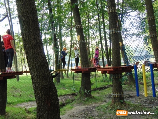 Zdjęcie w galerii na portalu naszwodzislaw.com: Pokonywali przeszkody - wakacyjna przygoda w parku linowym wiadomości z regionu