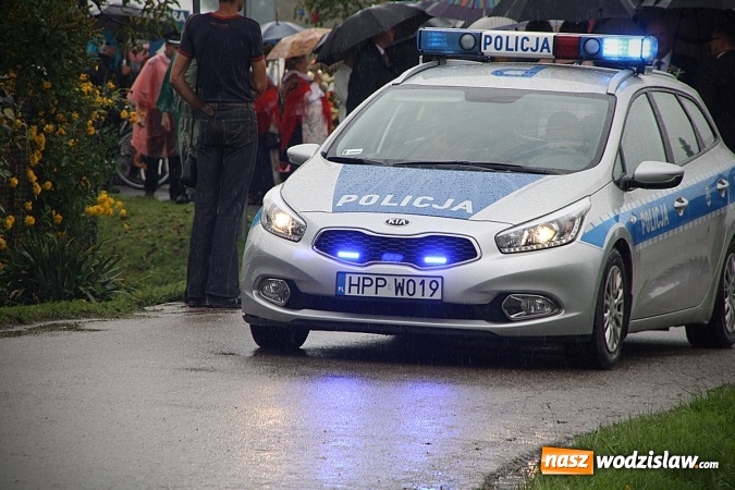 Zdjęcie w galerii na portalu naszwodzislaw.com: Dożynki 2016 – potężny korowód przejechał przez Bełsznicę  wiadomości z regionu